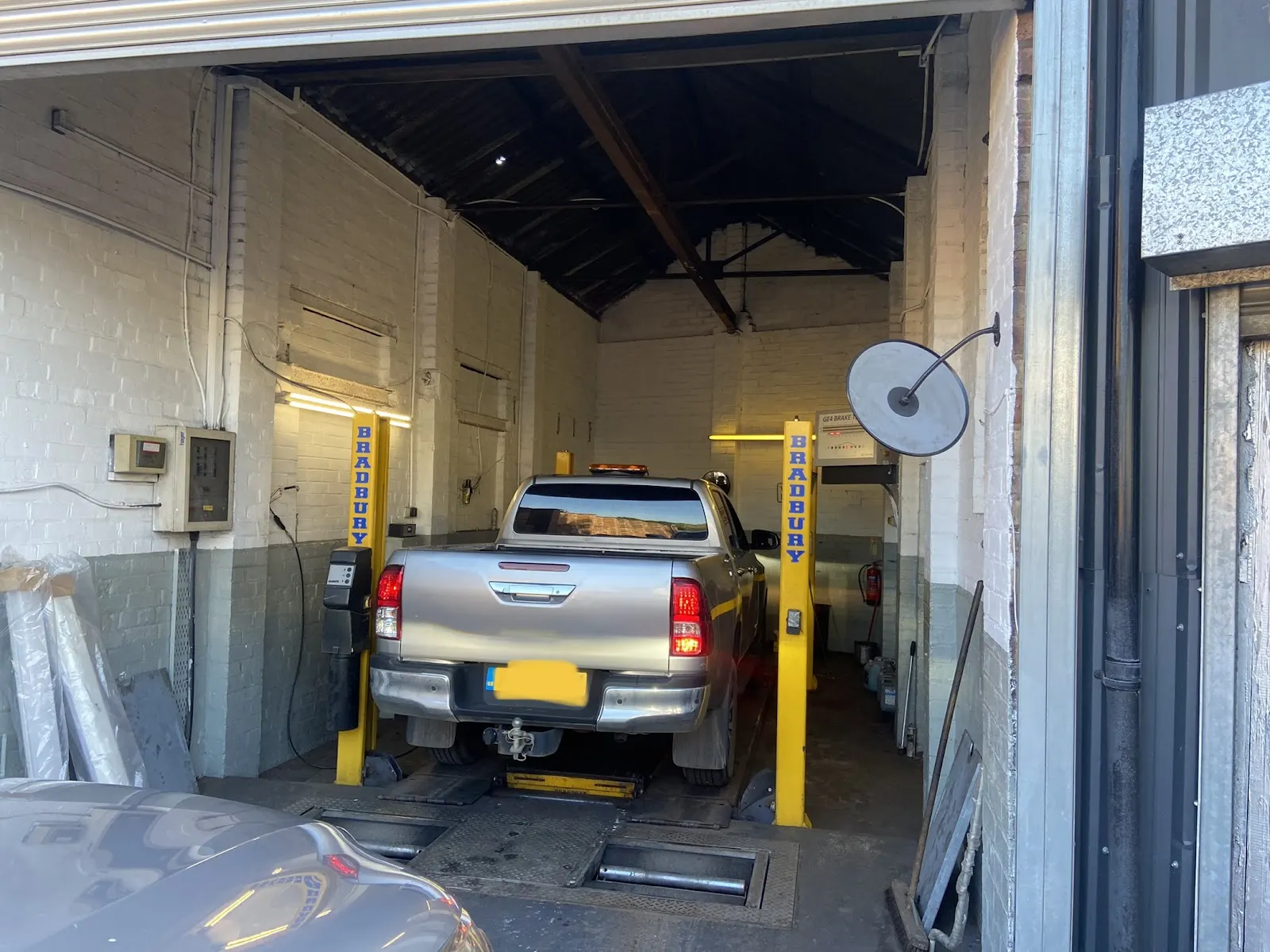 The MOT testing bay at Fleet Maine Garage